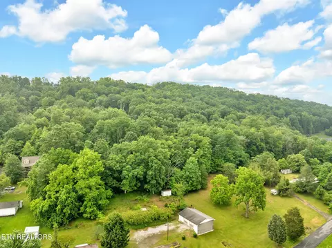1656 Ridgeway Dr, Kingsport, TN 37664