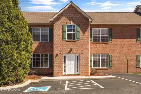 1638 Maple View Way, Knoxville, TN 37918