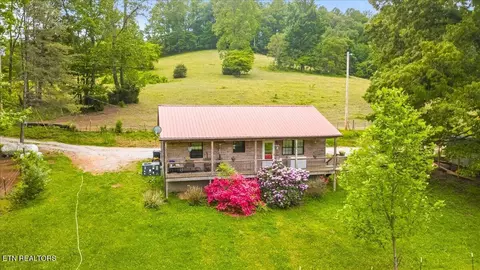 299 Tar Town Hollow Ln, La Follette, TN 37766