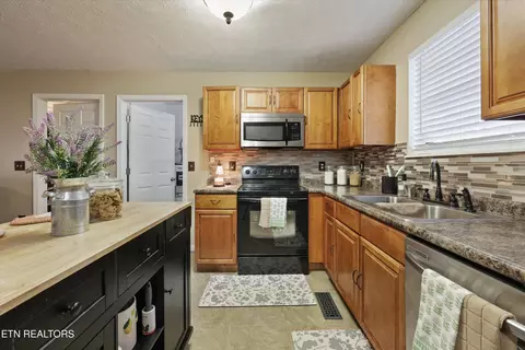 Kitchen - 1306 Tabitha Dr, White Pine, TN 37890 photo 3 of 4