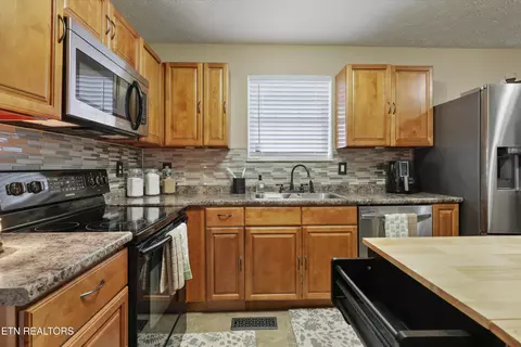 Kitchen - 1306 Tabitha Dr, White Pine, TN 37890 photo 4 of 4