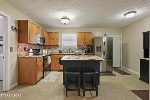 Kitchen - 1306 Tabitha Dr, White Pine, TN 37890 photo 2 of 4