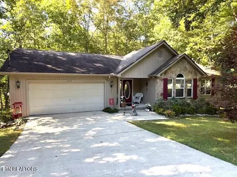 246 Saint George Dr, Crossville, TN 38558