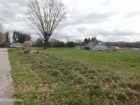 132 Auggie Belle Ln, Speedwell, TN 37870