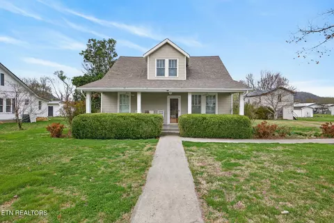 1385 Mitchell St, Celina, TN 38551