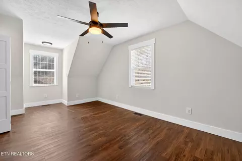 Bedroom - 1050 Briar Ct, Talbott, TN 37877 photo 5 of 7