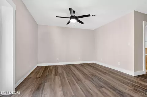 Living - 1050 Briar Ct, Talbott, TN 37877 photo 7 of 8