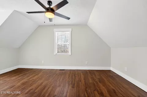 Bedroom - 1050 Briar Ct, Talbott, TN 37877 photo 4 of 7