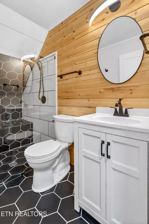 Bath - 1050 Briar Ct, Talbott, TN 37877 photo 6 of 9
