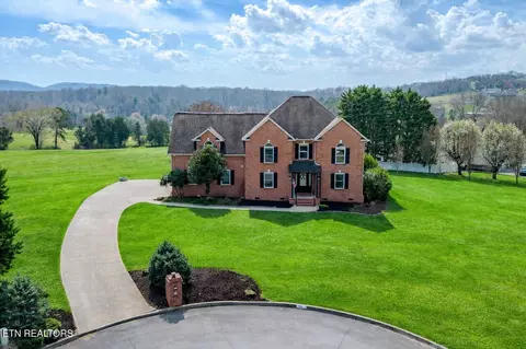 7801 Scenic Oaks Rd, Knoxville, TN 37938