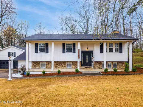 10012 Bluegrass Rd, Knoxville, TN 37922