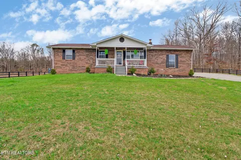 635 Mcghee St, Jamestown, TN 38556