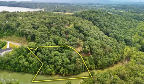 lot135 W Point Dr, Dandridge, TN 37725