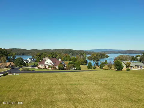 323 W Shore Dr, Rockwood, TN 37854