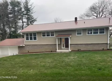 186 Stone Dr, Crossville, TN 38555