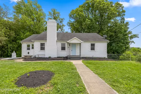 308 Nash Rd, Knoxville, TN 37914