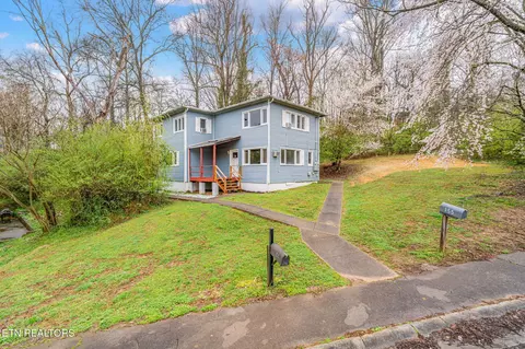 153 Wade Ln, Oak Ridge, TN 37830