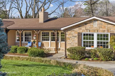 1204 Huntington Rd, Knoxville, TN 37919
