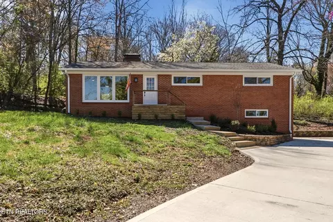 1417 SW Audena Ln, Knoxville, TN 37919