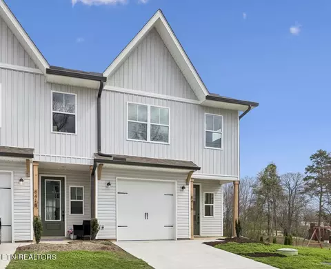 8416 Whisper Ln, Powell, TN 37849