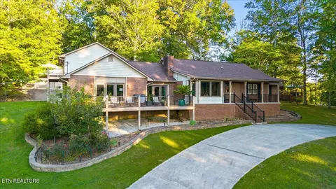 1517 Deerfield Way, La Follette, TN 37766
