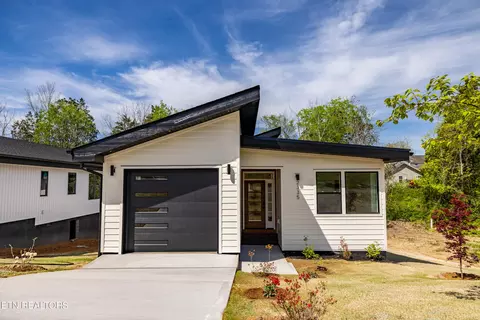 2335 Rock Gardens Dr, Sevierville, TN 37876