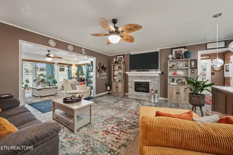 222 Wind Chase Dr, Madisonville, TN 37354