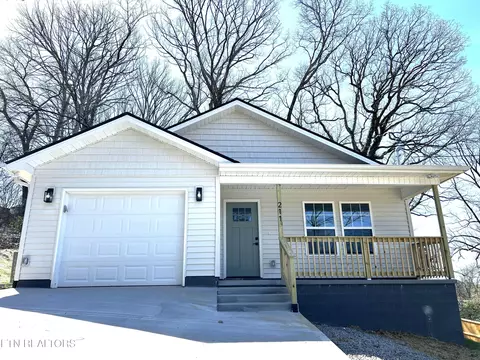 211 Mavis Ln, Maryville, TN 37804