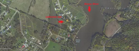 216 Montgomery View Dr, Harriman, TN 37748
