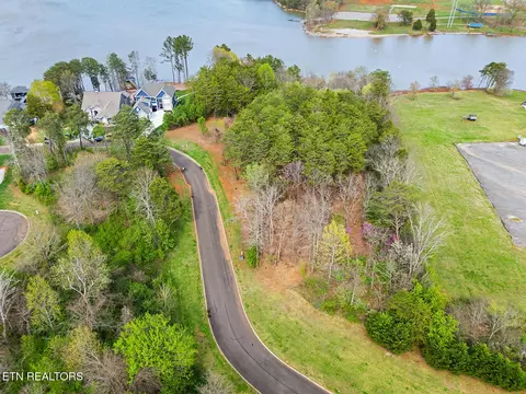 103 Falcon Trail, Vonore, TN 37885