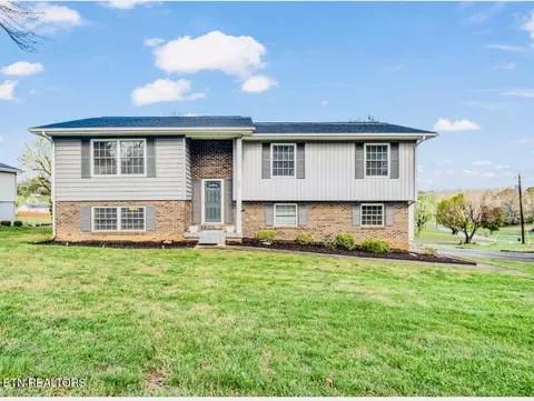 327 River Bend Dr, Loudon, TN 37774