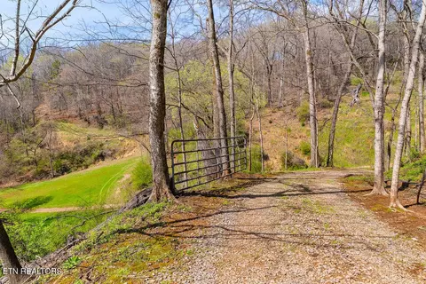 4125 Bear Hollow Loop, Louisville, TN 37777