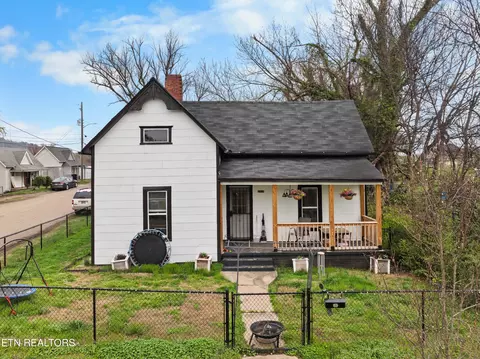 2918 Johnston St, Knoxville, TN 37921