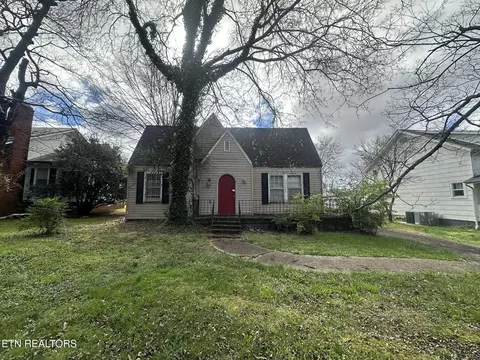 2722 Fairmont Blvd, Knoxville, TN 37917