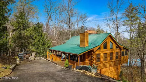 919 Deer Run Way, Sevierville, TN 37862