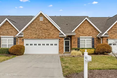 136 River Garden Ct, Sevierville, TN 37862