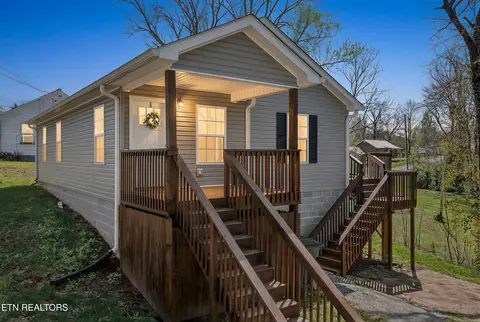 219 E Bronson St, Sparta, TN 38583 photo 1