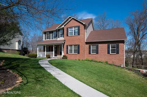 1722 Breezy Ridge Tr, Knoxville, TN 37922