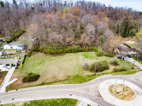 4335 NE Valley View Dr, Knoxville, TN 37917