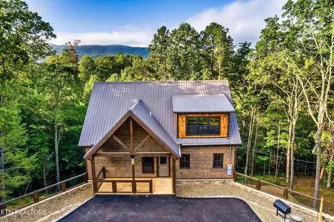 4224 Mountain Rest Way, Sevierville, TN 37876