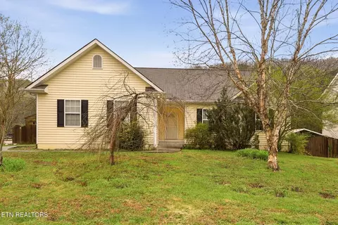 3200 Mistletoe Dr, Knoxville, TN 37924