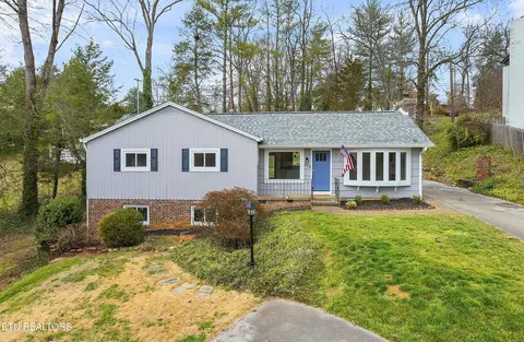 957 Bluff View Rd, Knoxville, TN 37919