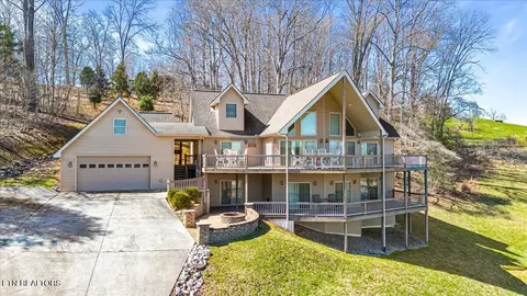 223 Holly Ln, La Follette, TN 37766