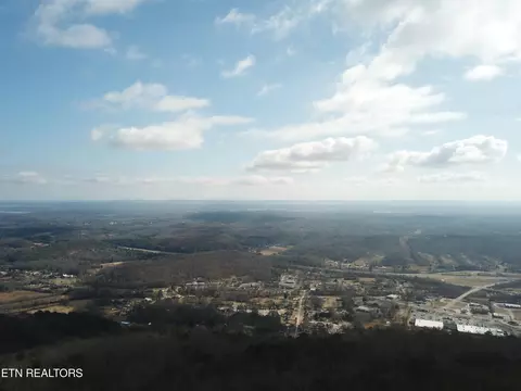 Hotwater Rd, Soddy Daisy, TN 37379