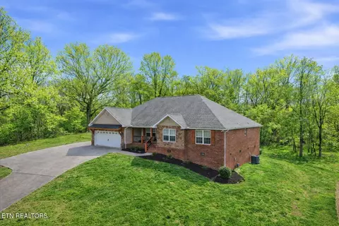 3217 Sandpiper Ct, Kodak, TN 37764