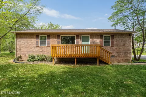 1423 Shadow Ln, Cookeville, TN 38501