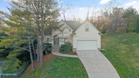 1908 Saint Gregorys Ct, Knoxville, TN 37931
