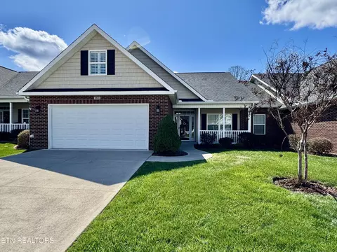 1511 Ashby Field Ln, Knoxville, TN 37918