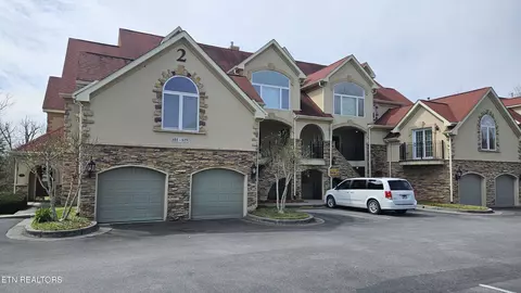 615 River Place Way UNIT B304, Sevierville, TN 37862