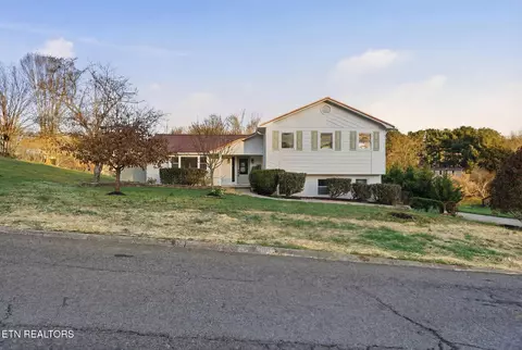 2085 Seven Oaks Dr, Morristown, TN 37814